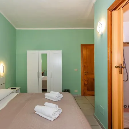 מלון Benvenuti 2*